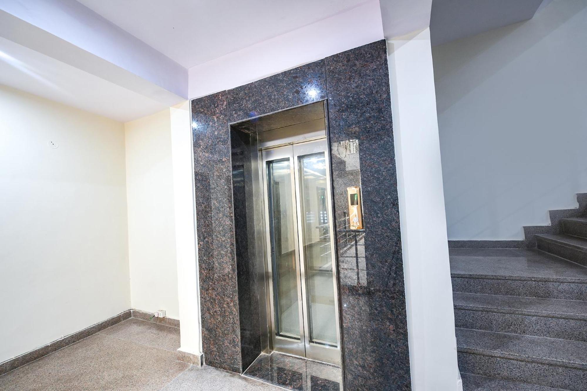 Fabhotel The Yashobhumi Near Yashobhoomi Convention Centre Delhi  Bagian luar foto