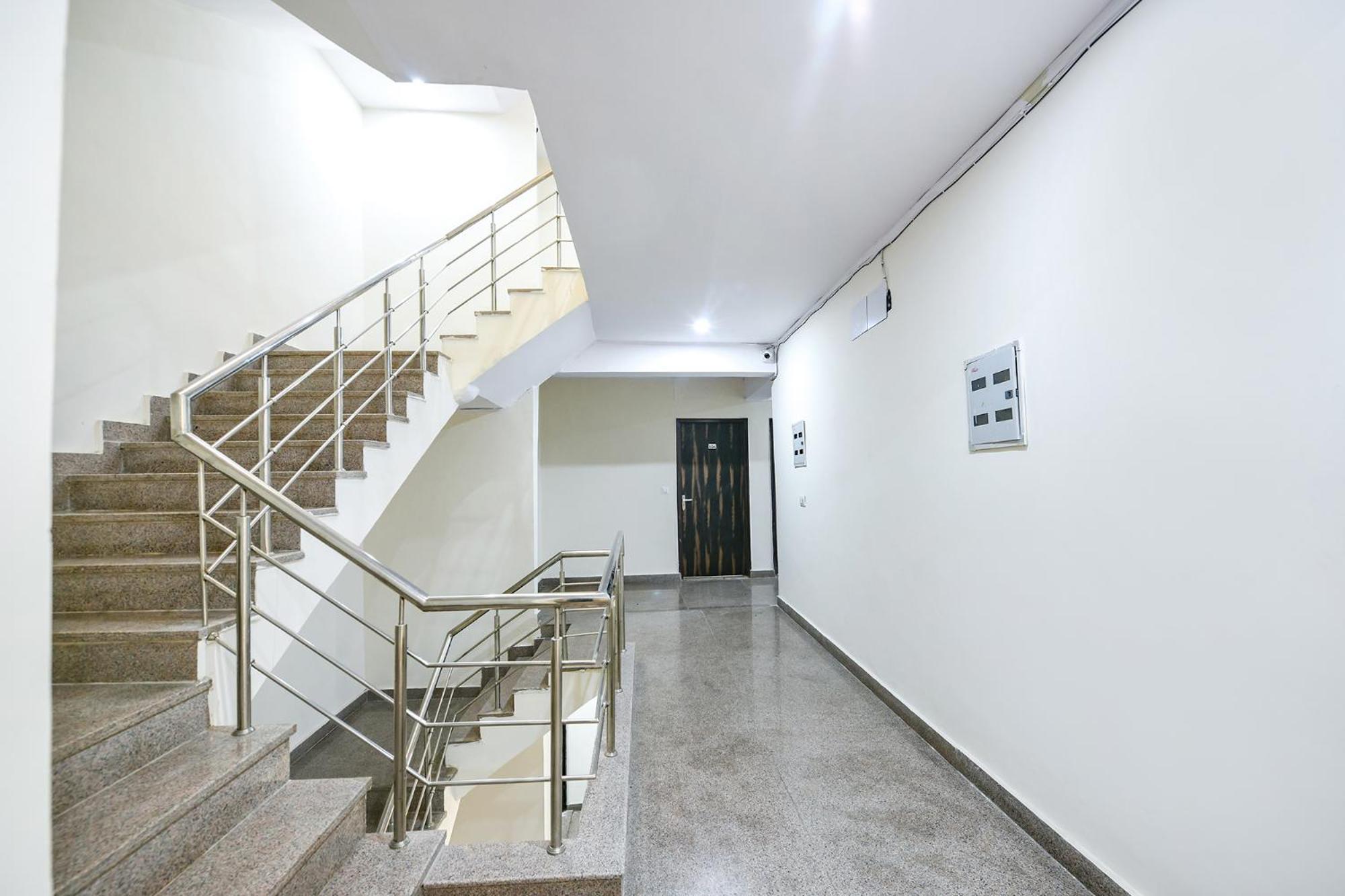 Fabhotel The Yashobhumi Near Yashobhoomi Convention Centre Delhi  Bagian luar foto